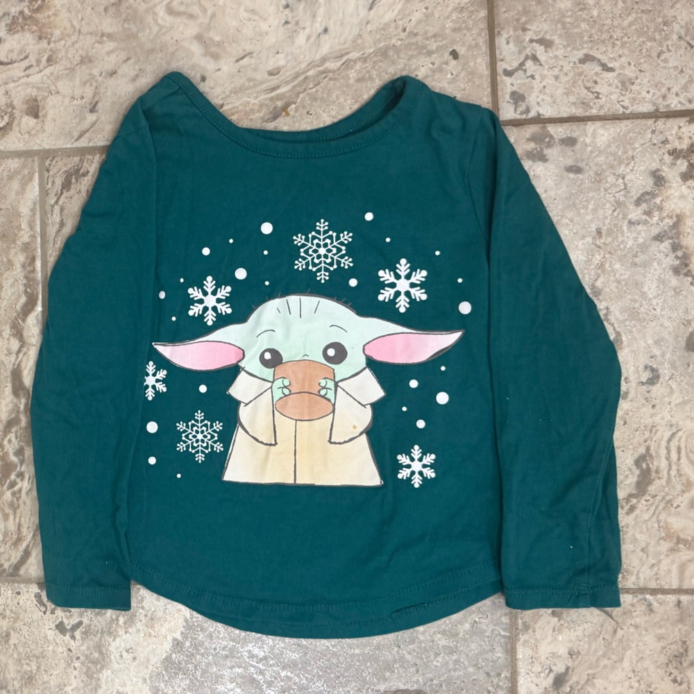 Like New Size 3T Green Baby Yoda Winter Long Sleeve Shirt